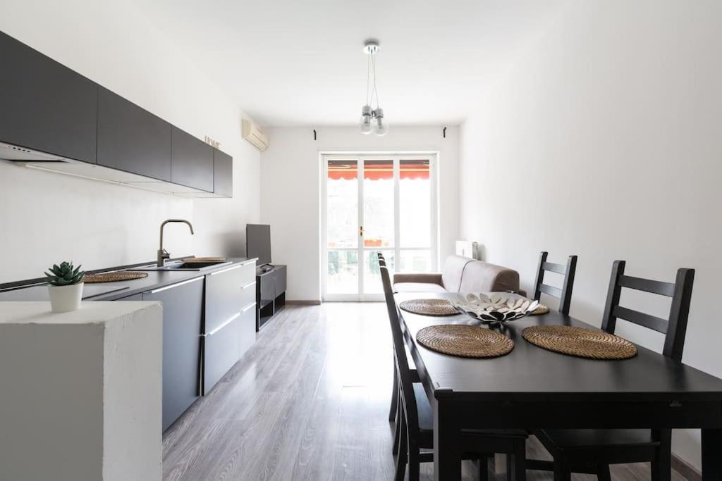 Large Apartment Close To Metro Milano Dış mekan fotoğraf